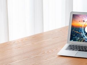 Jak skutecznie zabezpieczyć stronę internetową przed atakami hakerskimi?